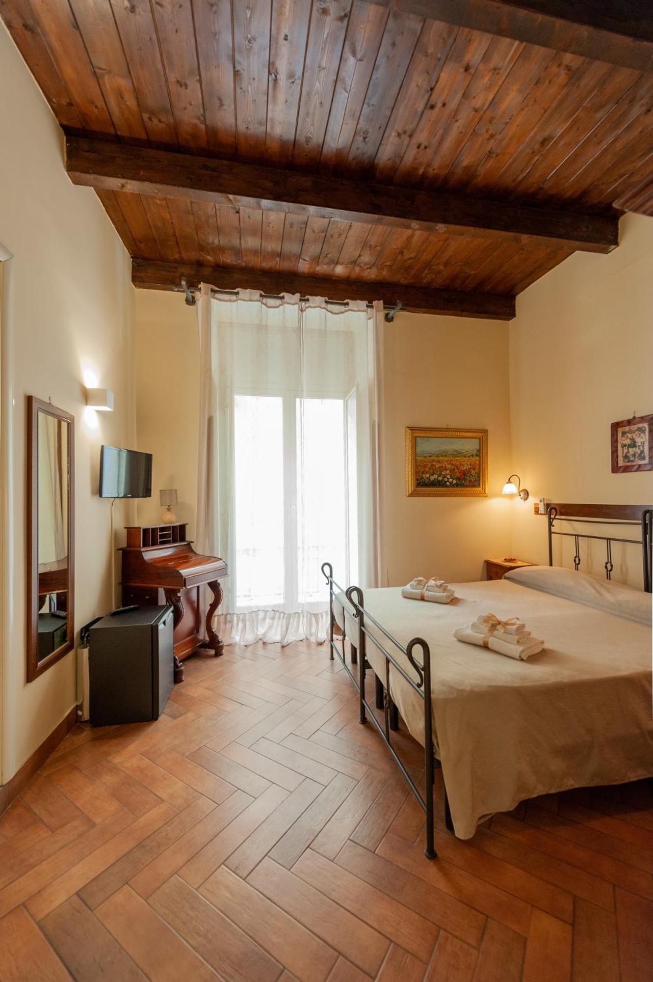 B&B Conte Cavour Nápoles Exterior foto