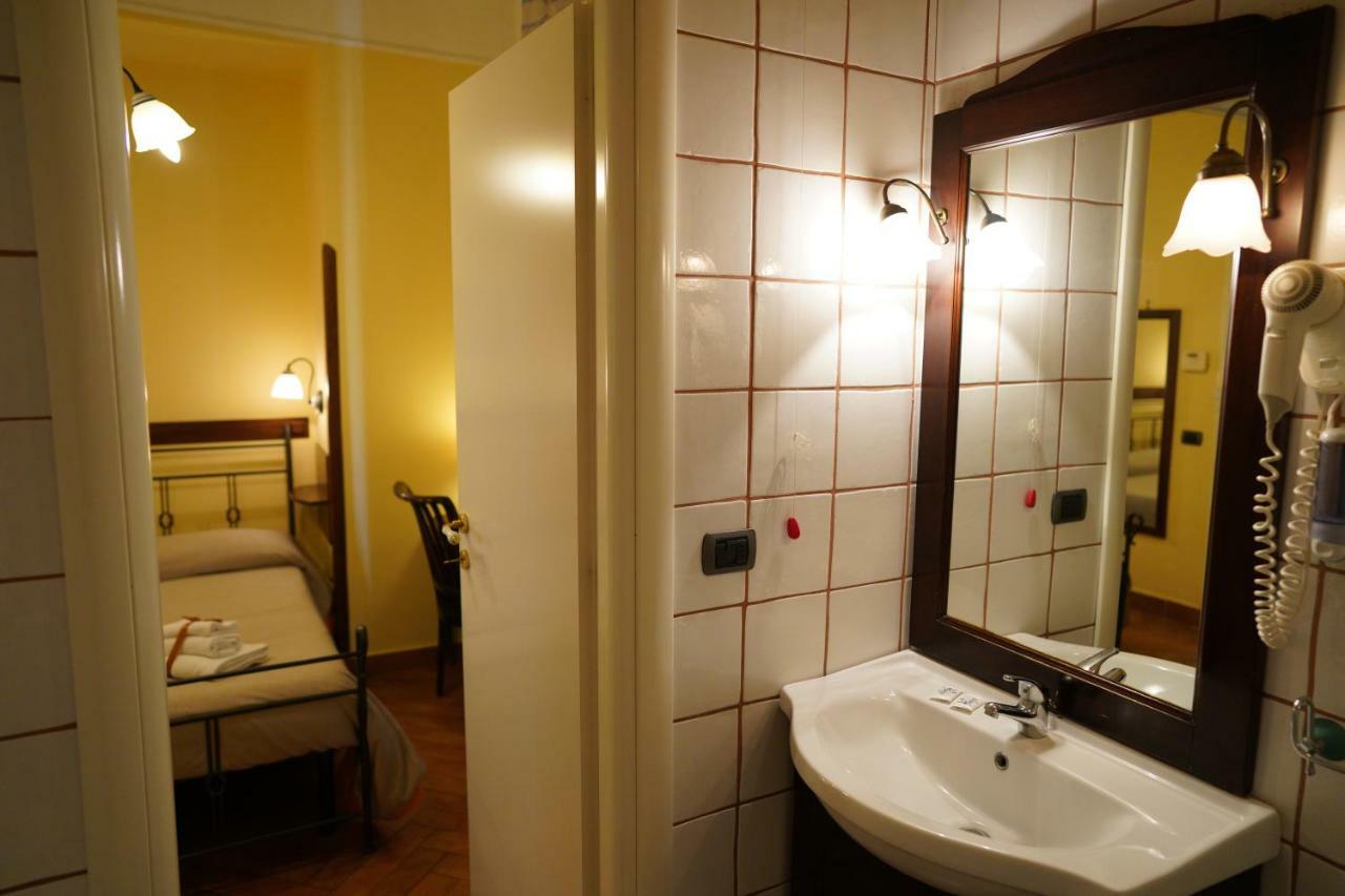 B&B Conte Cavour Nápoles Exterior foto